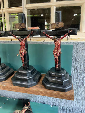 Crucifixo 25 cm mesa realista