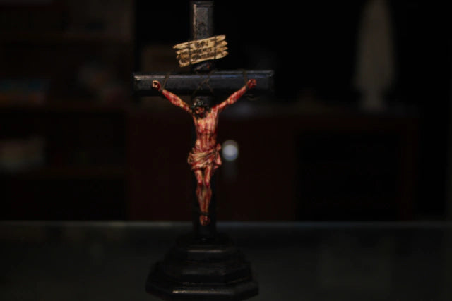 Crucifixo 25 cm mesa realista