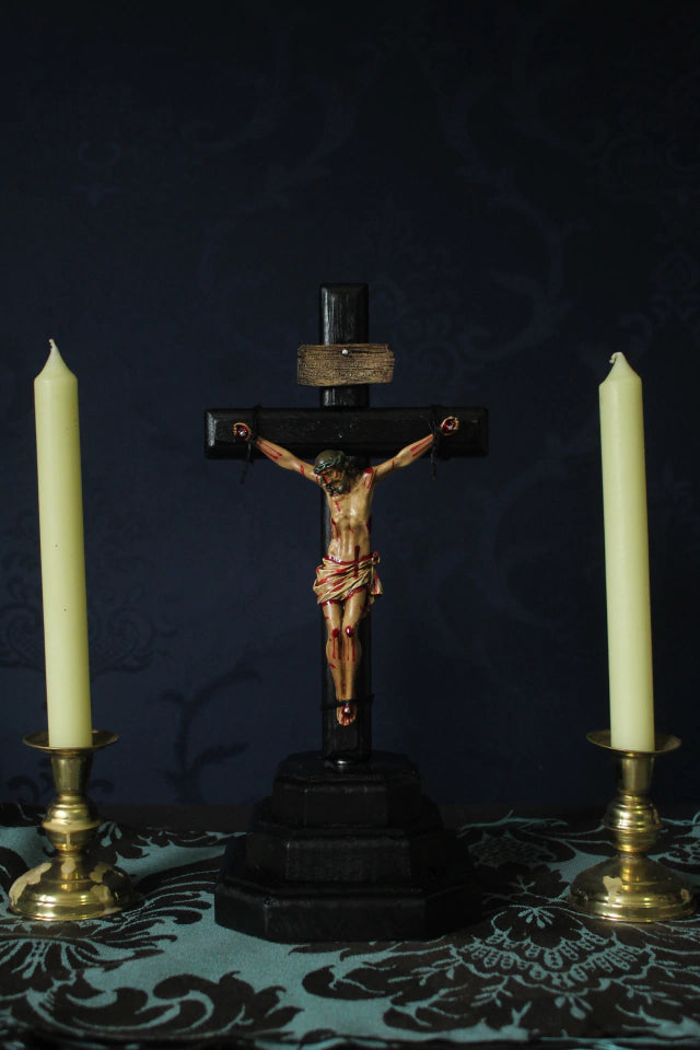 Crucifixo 31 cm mesa leves