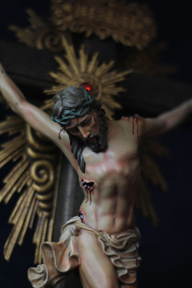 CRUCIFIXO BARROCO PETRUS RESPLENDOR PAREDE