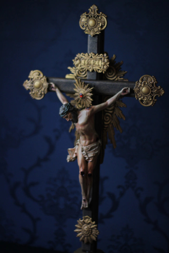 CRUCIFIXO BARROCO PETRUS RESPLENDOR PAREDE